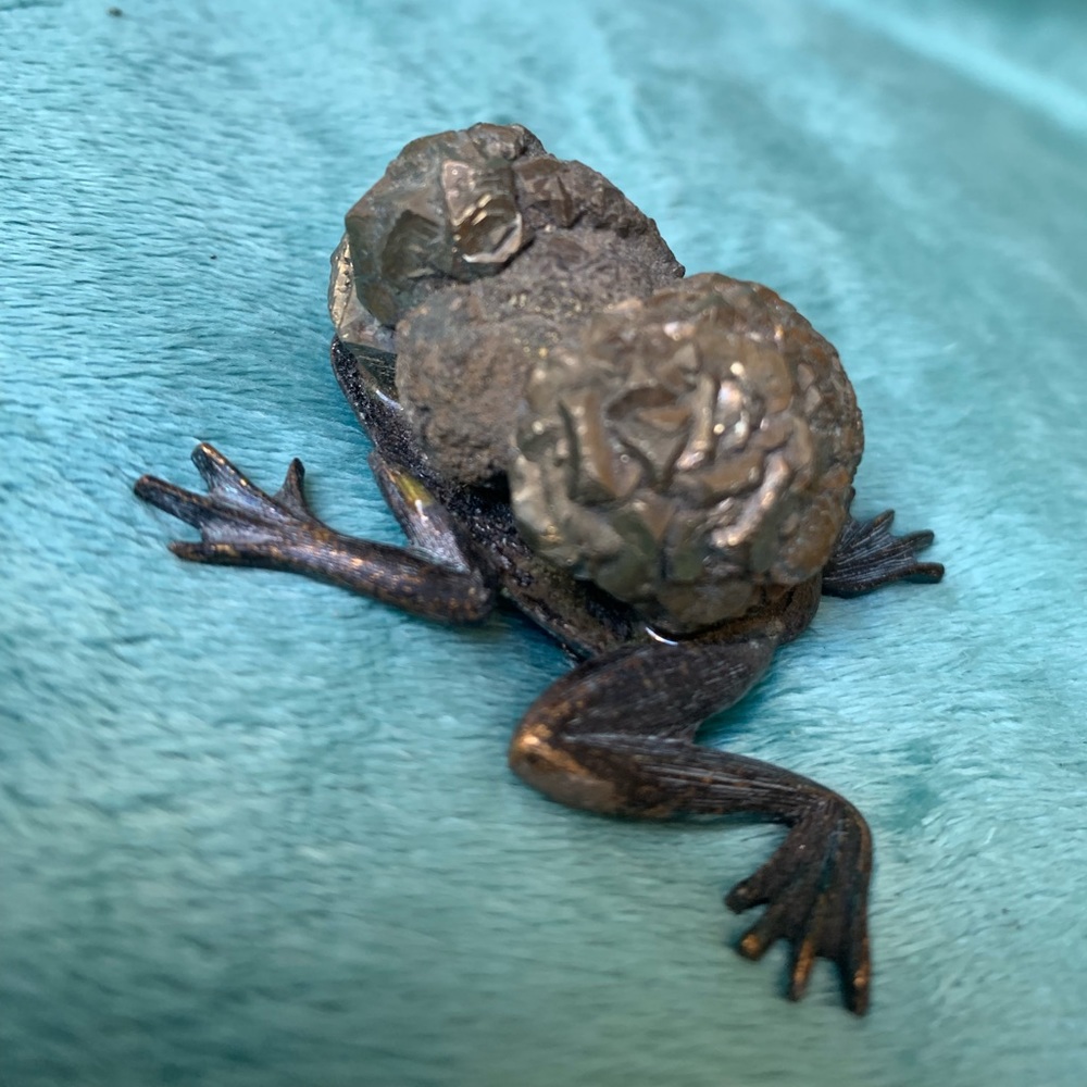 ✨Vintage Frog Crystal Brooch✨